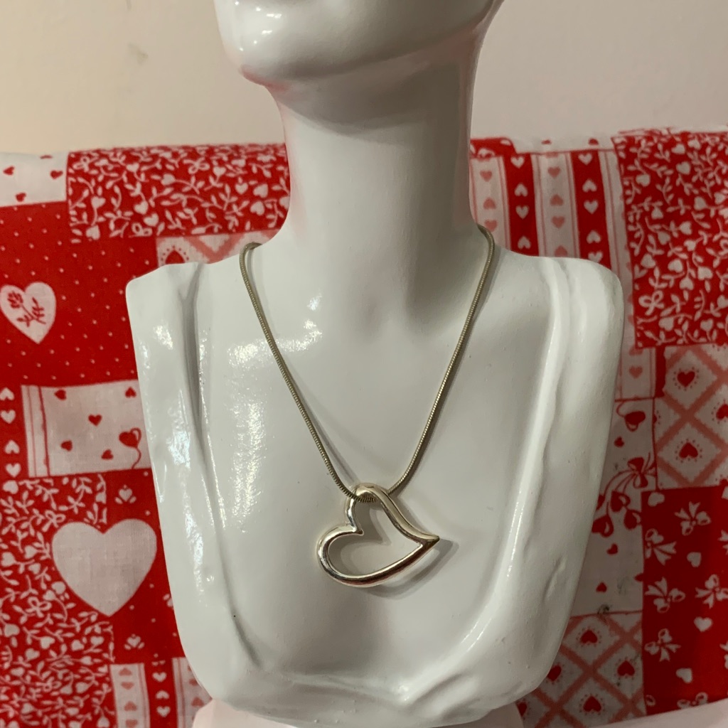 Ny Collection Silver Heart Necklace With 16” Chain And 3” Extension.